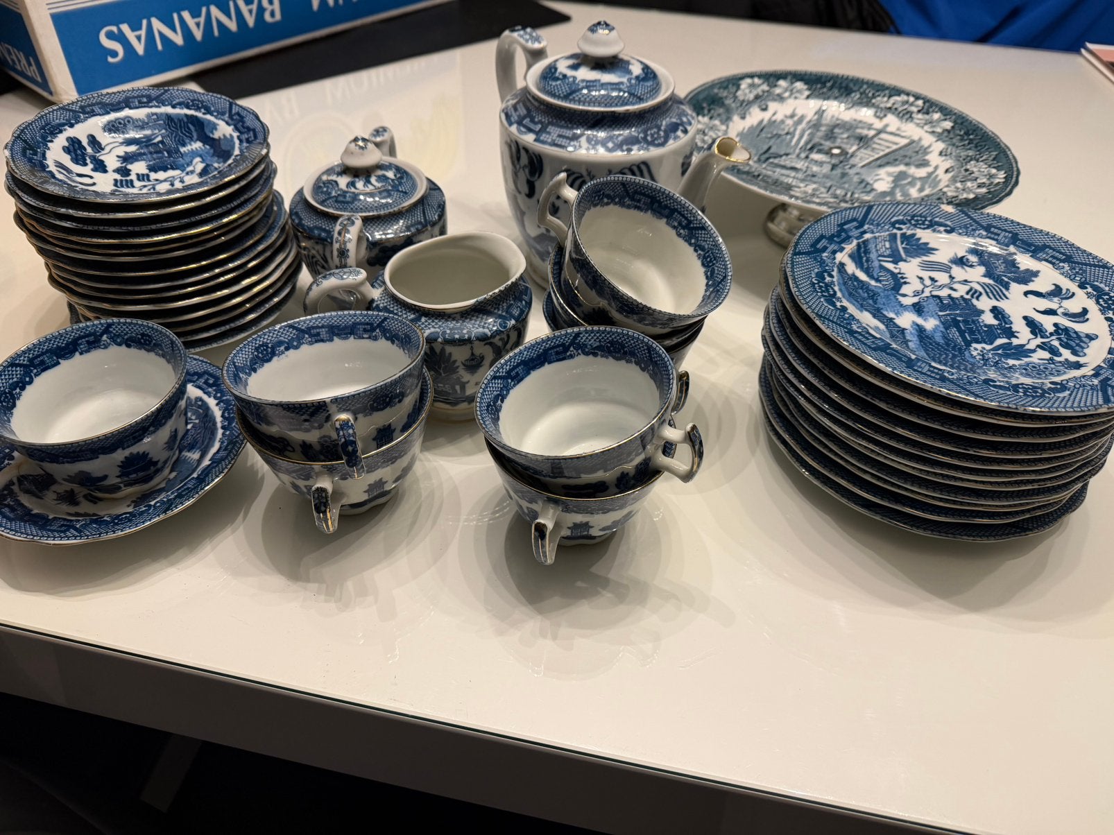 Blauw koffie servies, Enlèvement