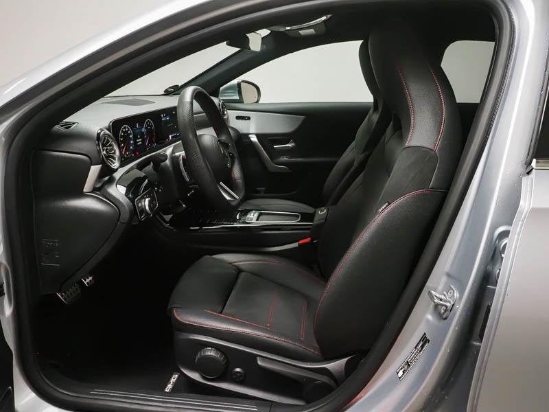 Mercedes-Benz A-Klasse 200 Hatchback AMG Line | Dodehoekassi, Auto's, 4 deurs, 4 cilinders, https://public.car-pass.be/vhr/b6554870-c1ab-421e-876e-9d2044ce2ed1