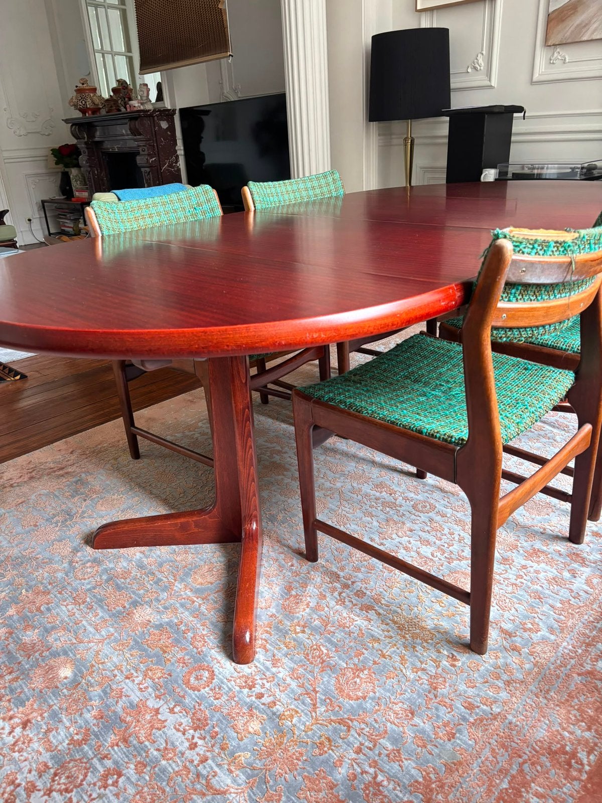 Table et chaises de salle à manger - vintage, Maison & Meubles, Tables | Tables à manger, Style vintage des années 1970, Quatre personnes