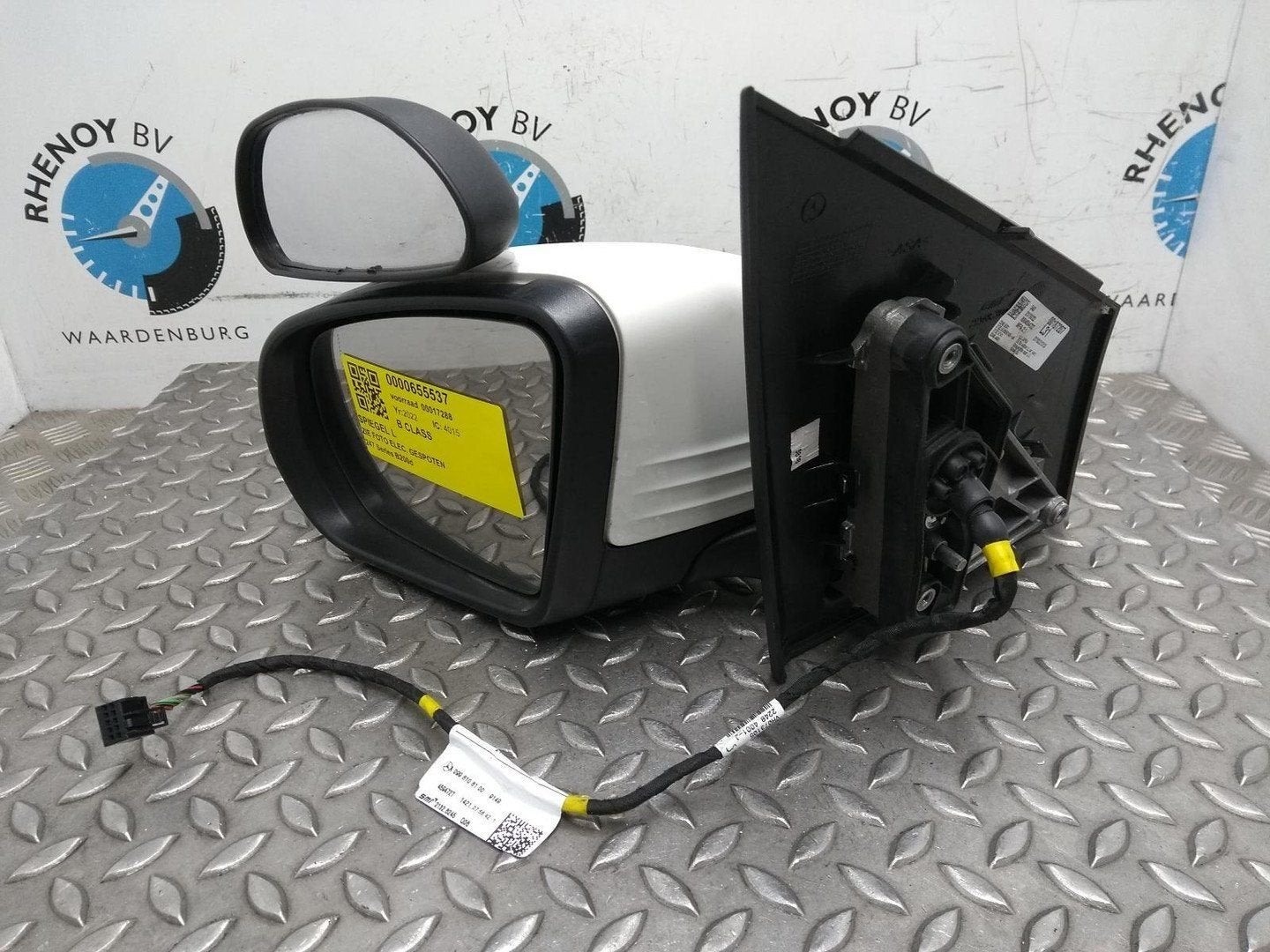 MERCEDES B CLASS W247 B200 D  SPIEGEL L 2022, Enlèvement ou Envoi, Utilisé, ARN reconnu