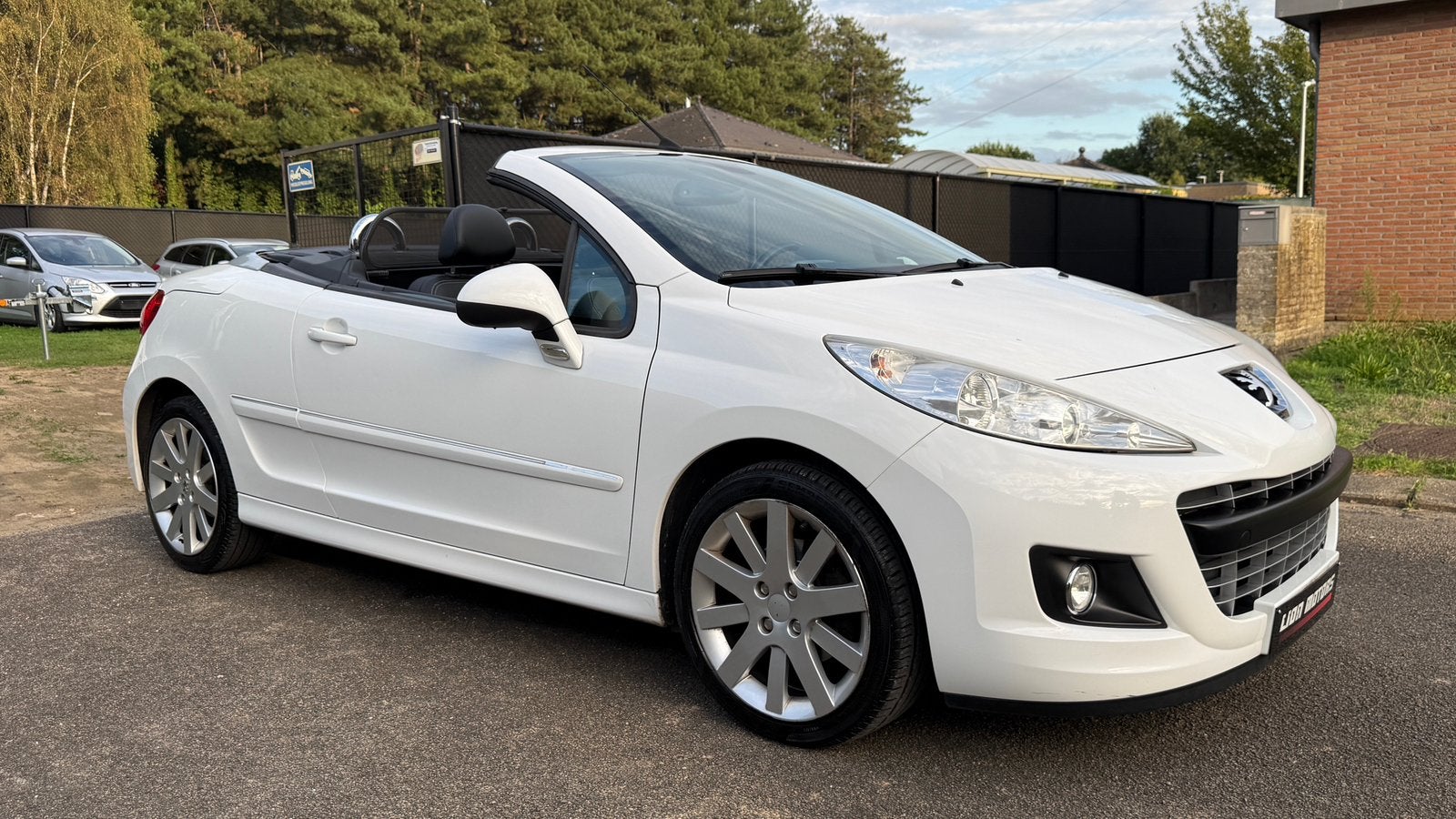 Peugeot 207cc 1.6 i | Sport - Zetelverwarming | Nette Staat, Auto's, Voorwielaandrijving, Zwart, 4 cilinders, Cabriolet