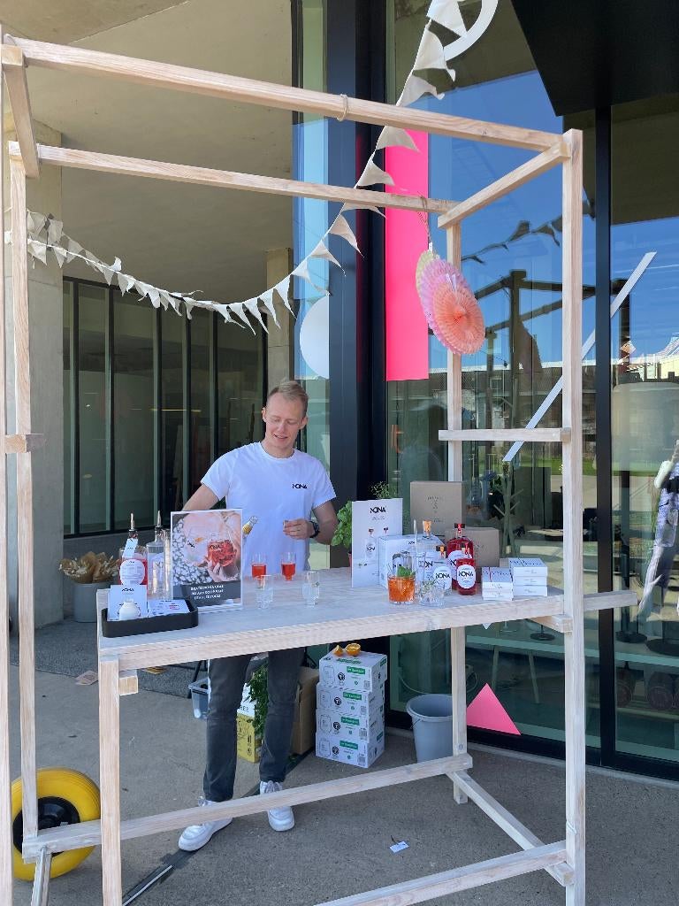 Decoratieve houten kar met grote wielen. Vr decoratie/events, Ophalen, Zo goed als nieuw