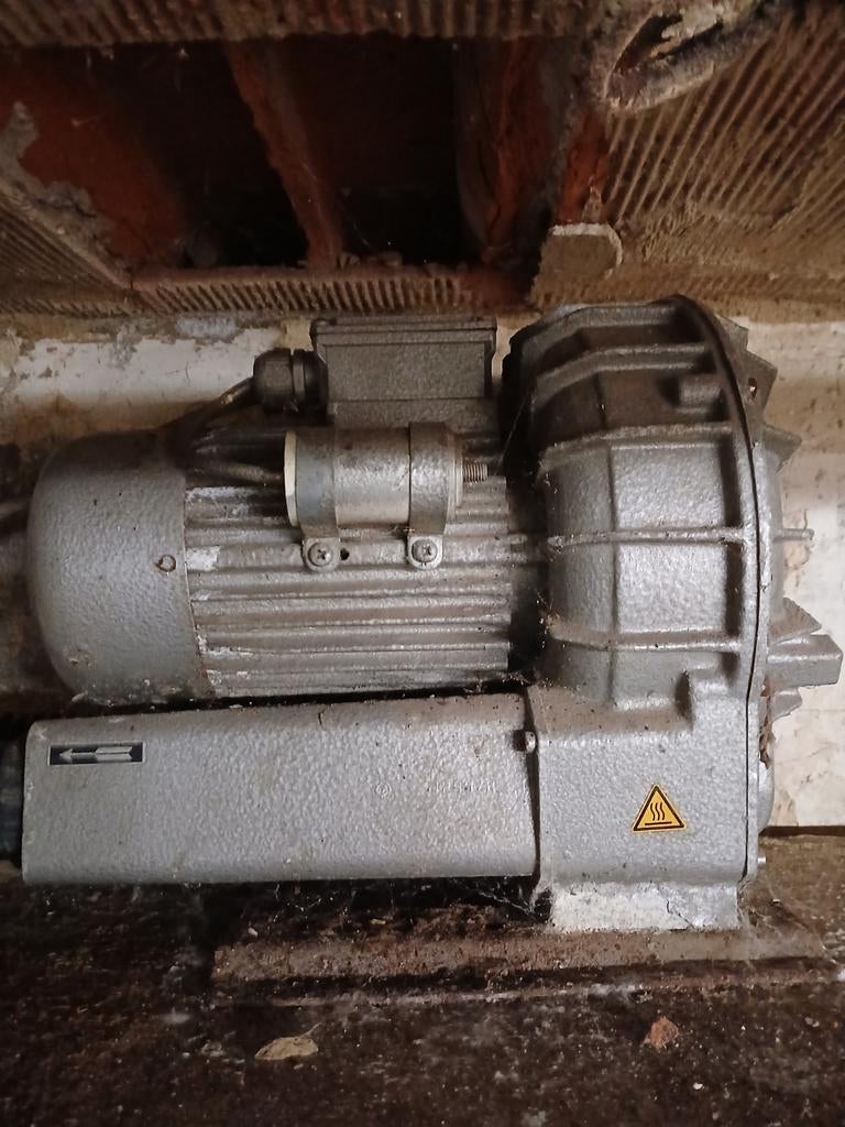 Blower, Enlèvement