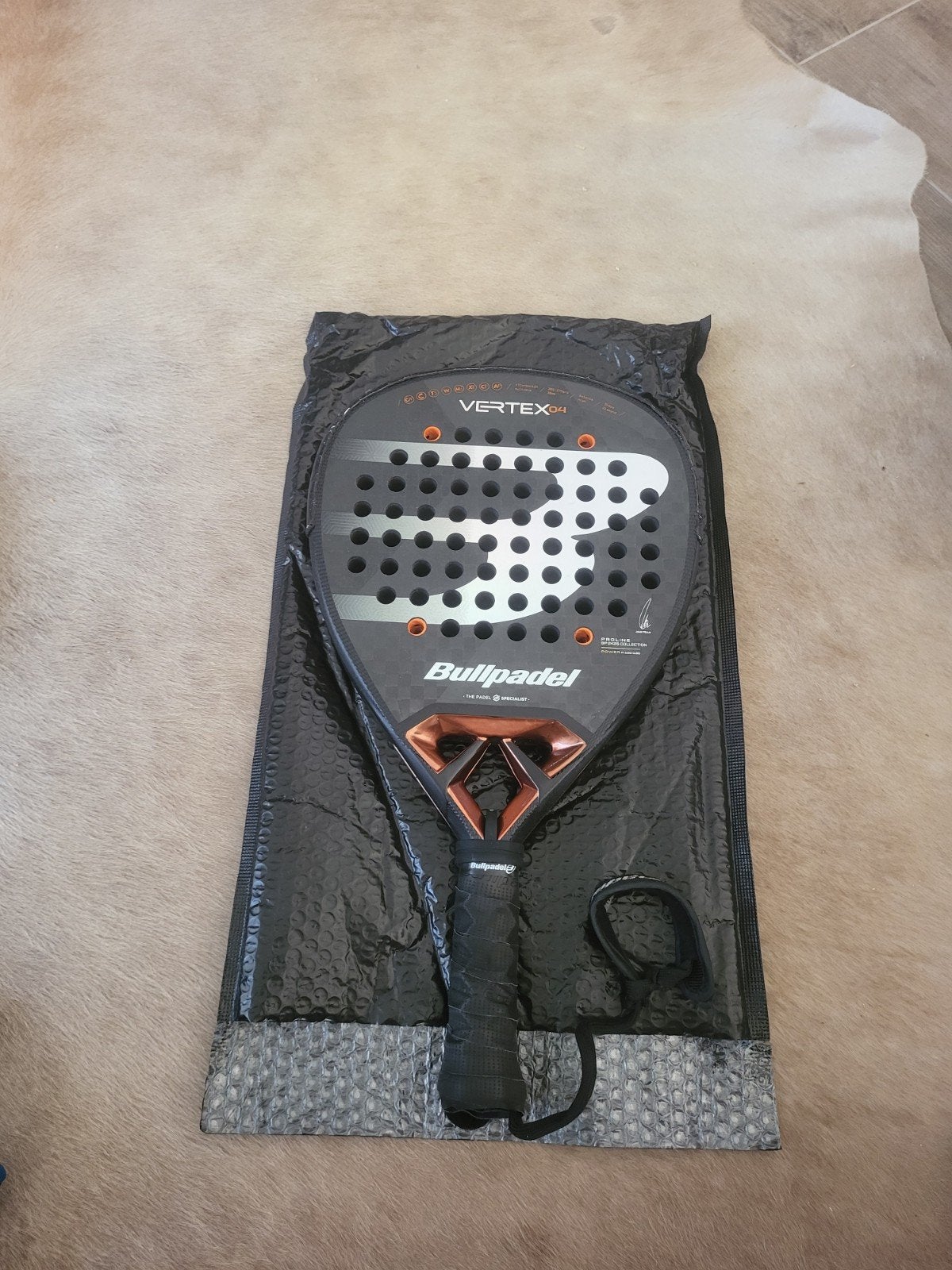 Bullpadel vertex 04, Sports & Fitness, Padel, Enlèvement