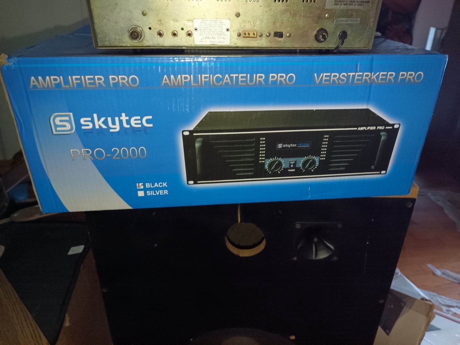Versterker 2000W boxen 250 W, Ophalen