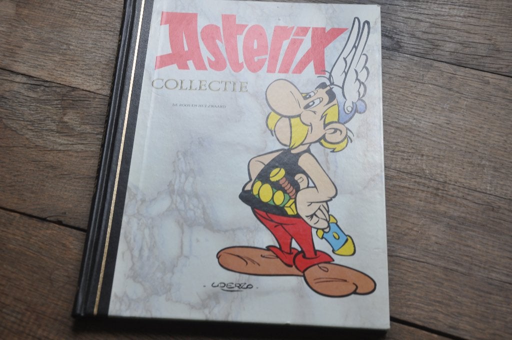 asterix collectie de roos en het zwaard, Enlèvement ou Envoi, Une BD, Albert Uderzo & René Goscinny, Comme neuf