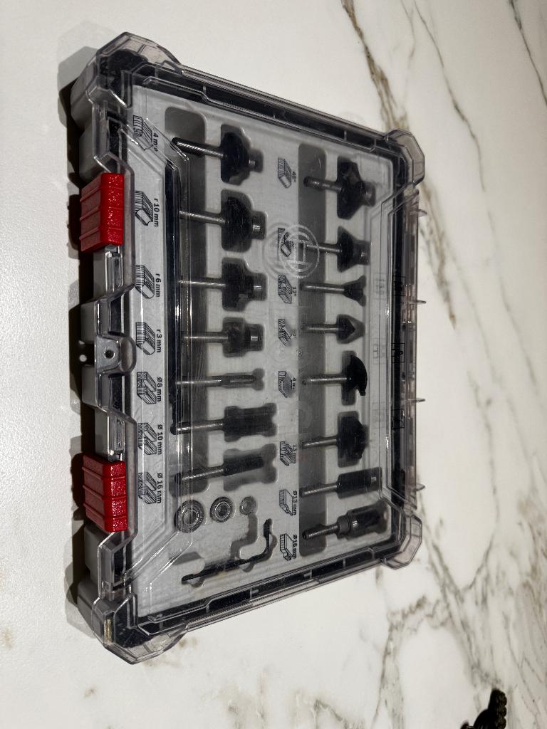 ZGAN BOSCH Pro 15-delige frezenset in cassette - 6mm, Doe-het-zelf en Bouw, Accu, Bosch Professional, Ophalen of Verzenden, Zo goed als nieuw