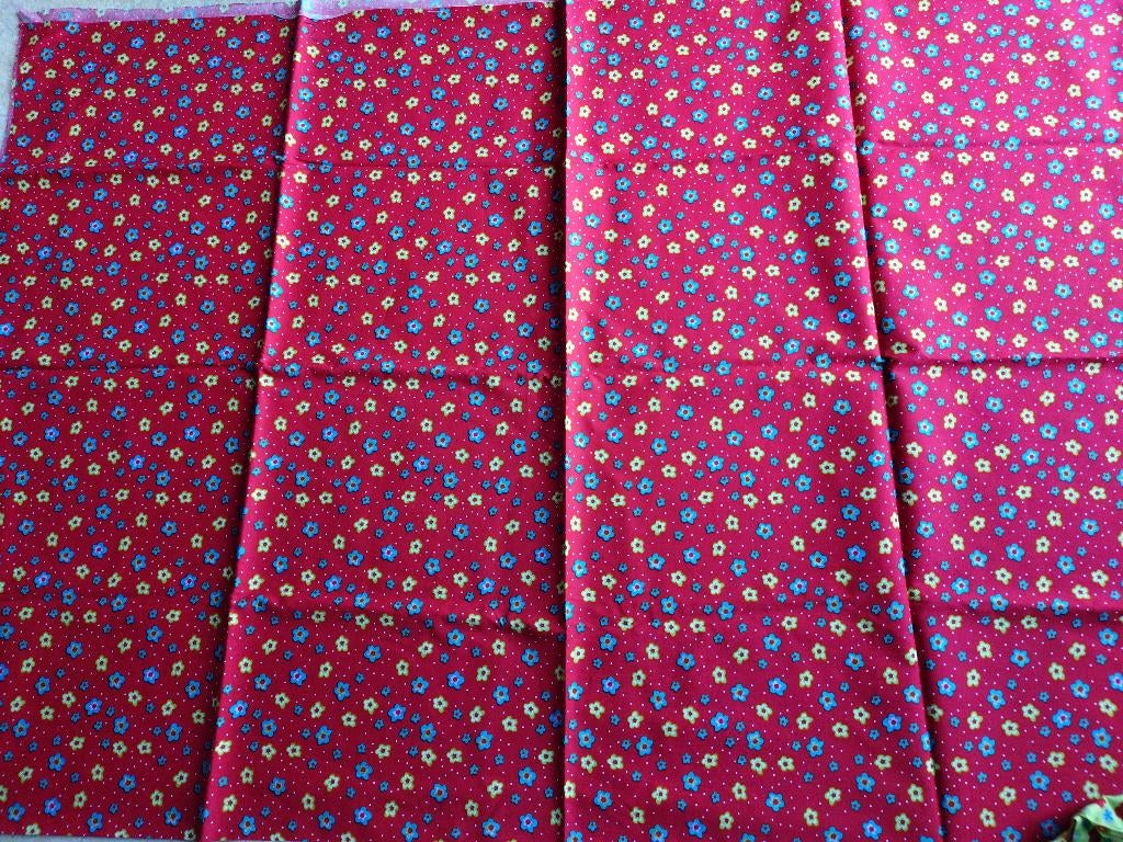 Rood katoenen stofje met bloemetjes, Hobby & Loisirs créatifs, Tissus & Chiffons, Enlèvement ou Envoi, Comme neuf, Rouge, Coton