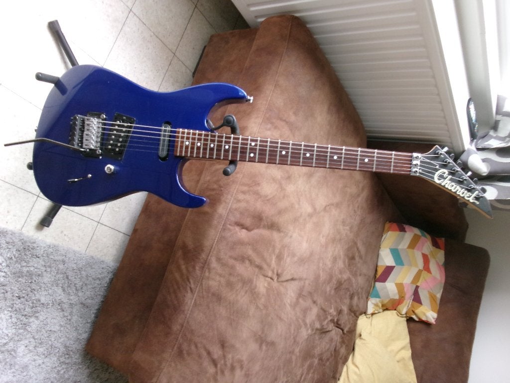 Charvette-gitaar, Ophalen