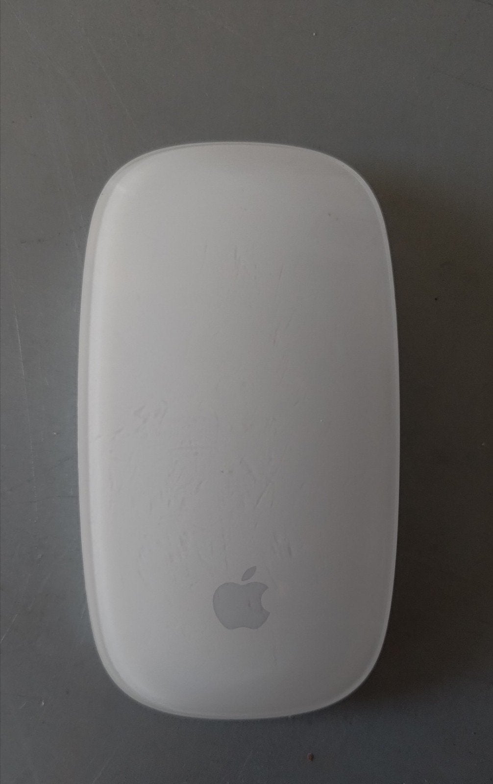 Apple Magic Mouse 2 (Model A1657), Computers en Software, Muizen, Gebruikt, Muis, Linkshandig, Rechtshandig, Draadloos, Ophalen of Verzenden