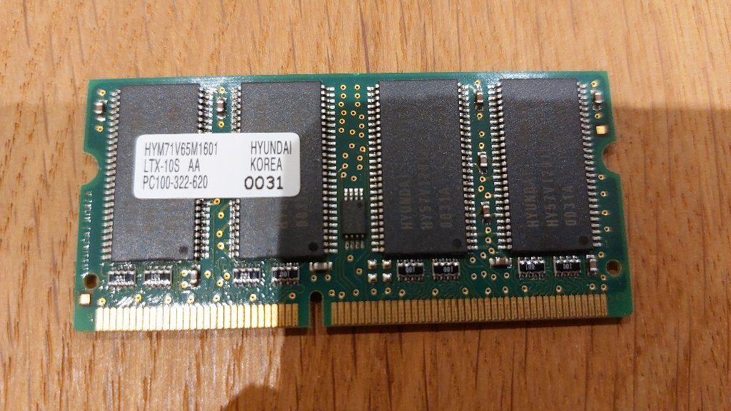128 MB SO-DIMM 144-pin PC-66 Hyundai HYM71V64M1601 LTH-10, Computers en Software, RAM geheugen, Ophalen, Overige soorten, Laptop