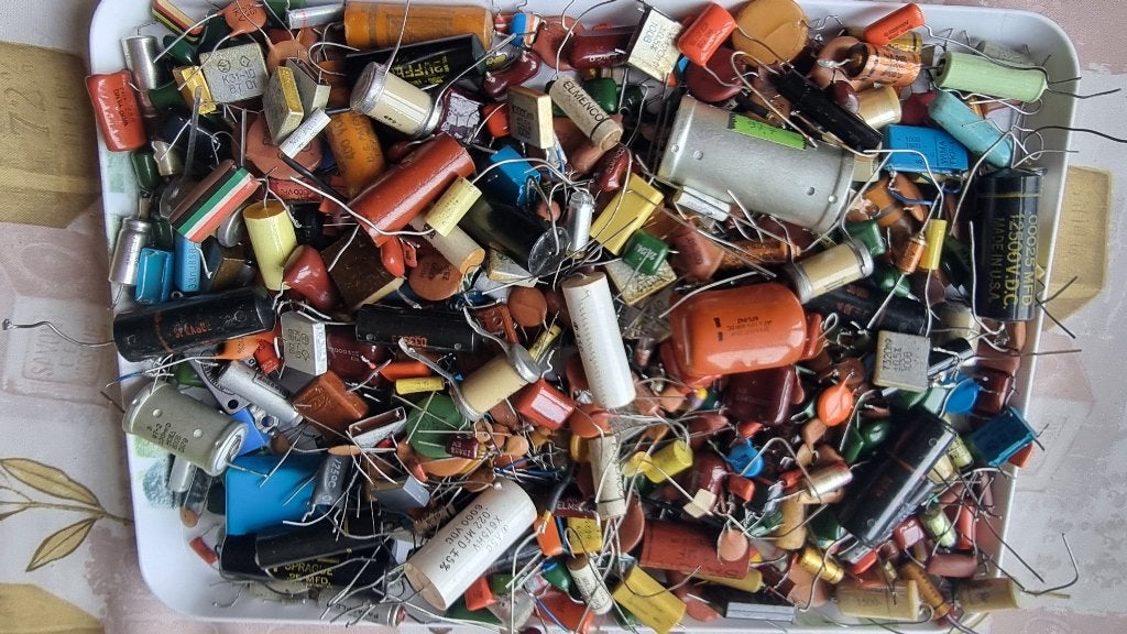 1 lot mixed capacitors (1,3kg), Musique & Instruments, Instruments à corde | Guitares | Électriques, Enlèvement, Utilisé