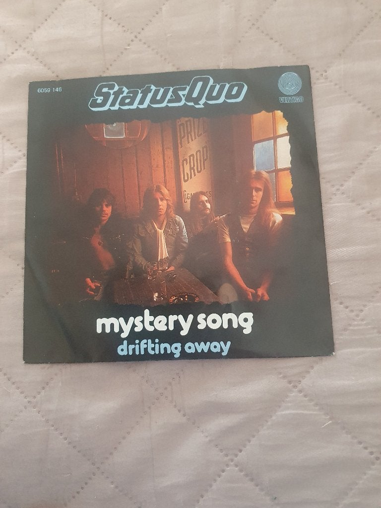 S - Status Quo – Mystery Song / Drifting Away - 1976, 7 inch, Ophalen of Verzenden, Zo goed als nieuw, EP