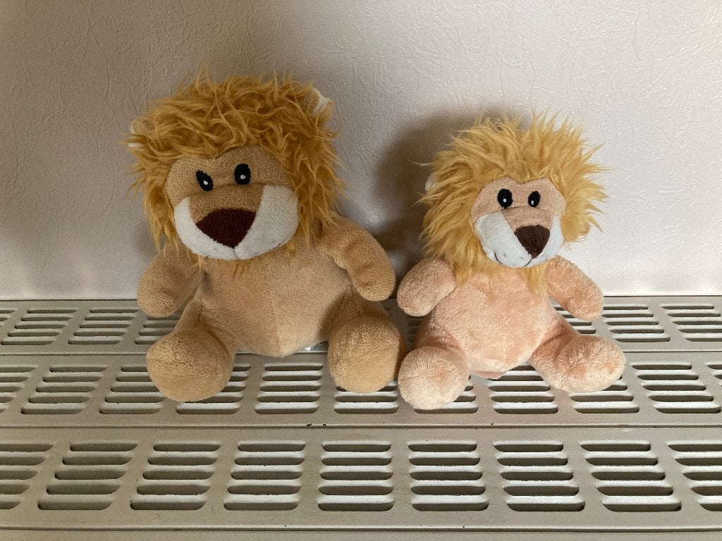 Knuffels 2 leeuwen, H=18 en 14 cm, Kinderen en Baby's, IKEA, Ophalen of Verzenden, Zo goed als nieuw, Bruin