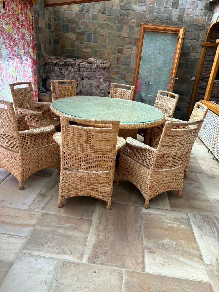 AV Table ronde et 8 fauteuils en rotin, Enlèvement, Comme neuf