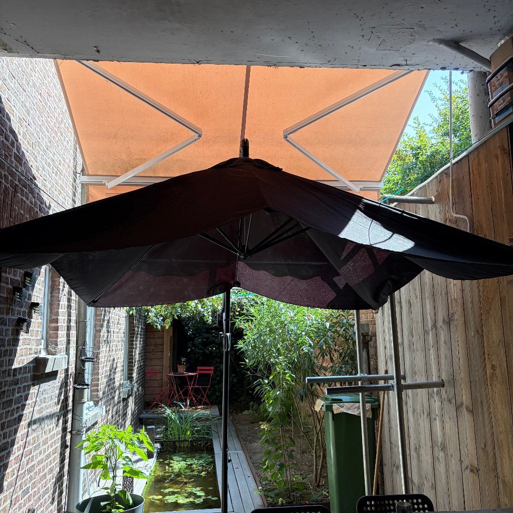 Parasol 250cm met zware voet, Jardin & Terrasse, Parasols, Parasol flottant, Enlèvement, Réglable, Utilisé