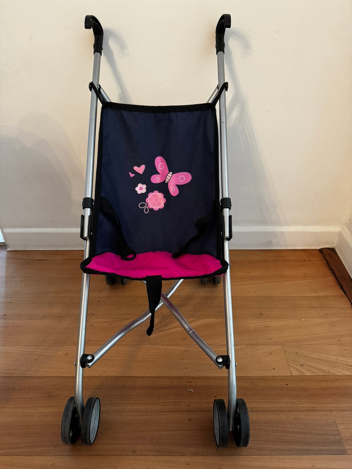 Poppenwagen Bayer Design Poppenbuggy donkerblauwRoze Vlinder, Kinderen en Baby's, Ophalen, Zo goed als nieuw