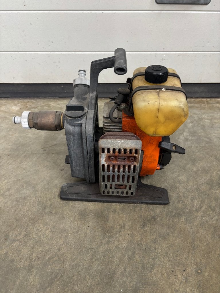 Oleo-Mac SA18 benzine waterpomp – €25, Ophalen