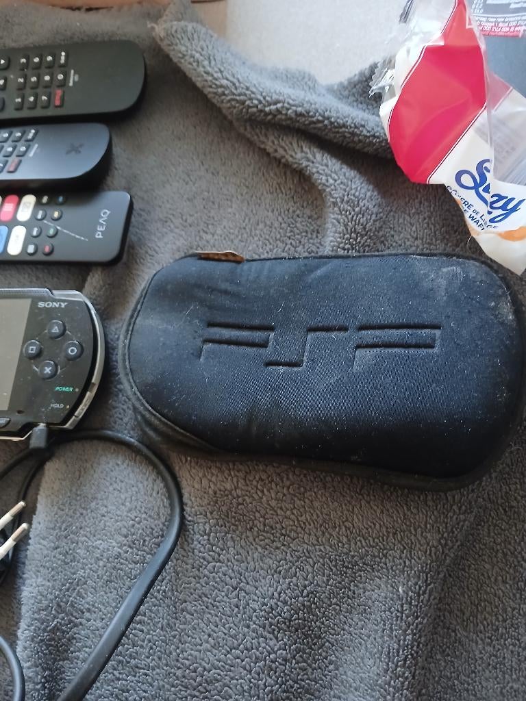 Psp met games en films, Ophalen, Gebruikt, Sport, 3 spelers of meer