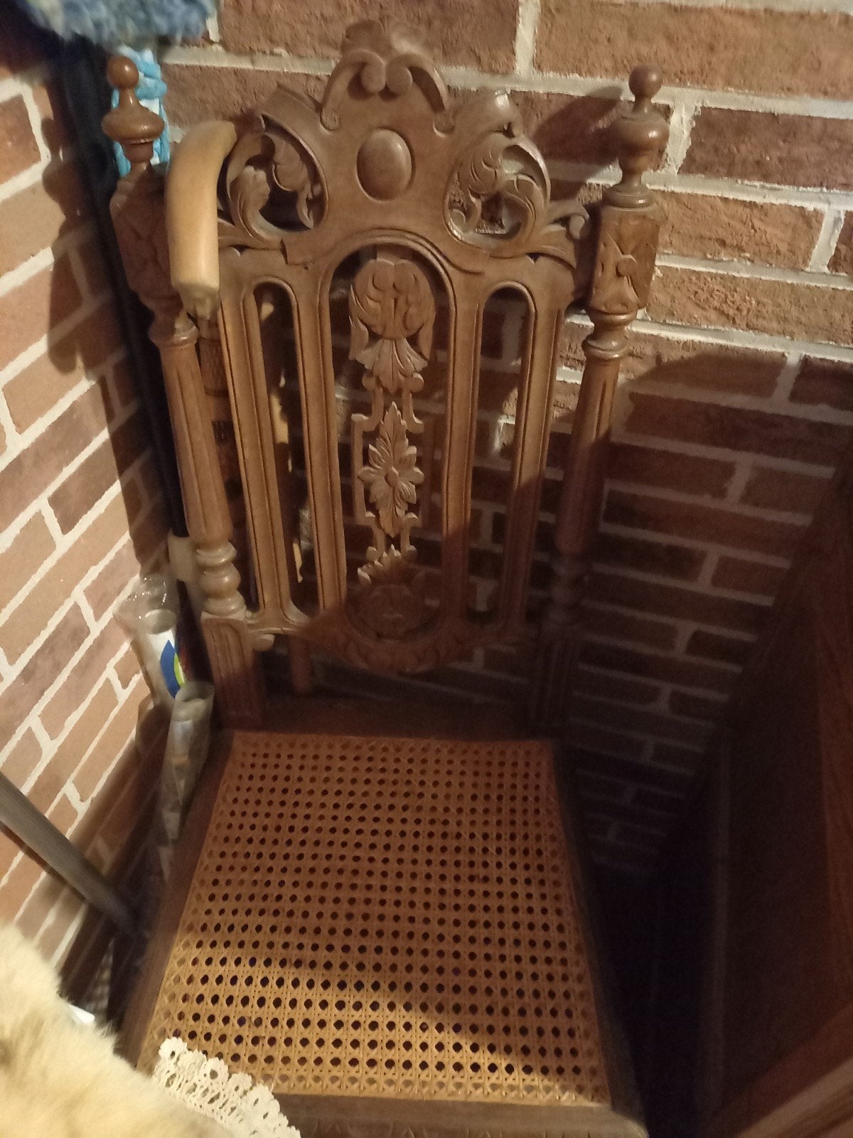 Antieken stoelen 4, Enlèvement