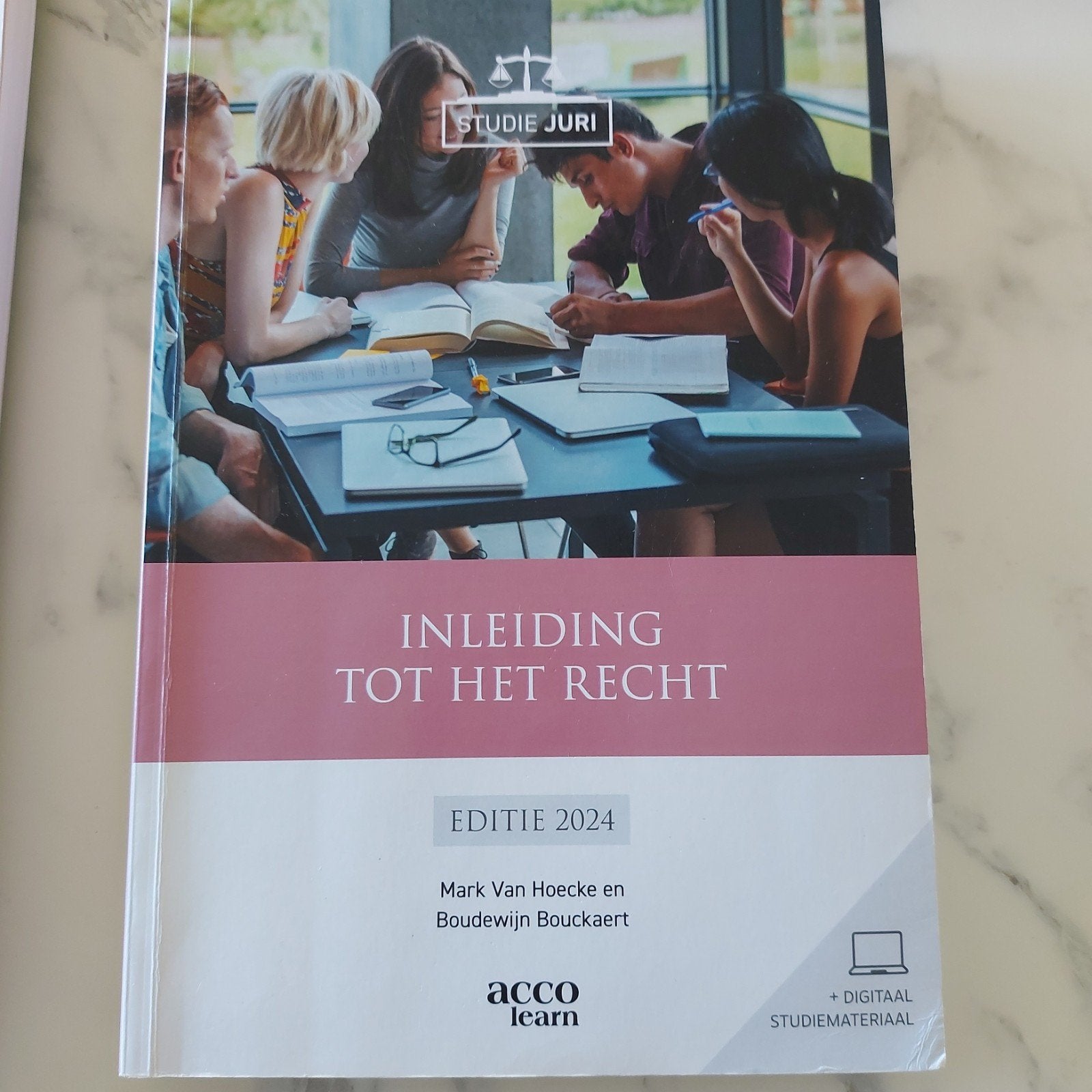 Inleiding tot het recht, Boeken, Ophalen