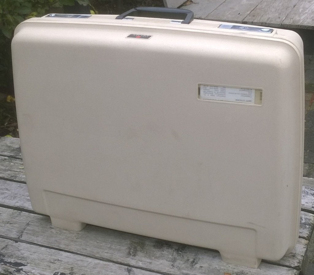 Koffer Delsey (57 x 44 x 18 cm), Bijoux, Sacs & Beauté, Valises, 35 à 45 cm, Enlèvement ou Envoi, Plastique dur, Comme neuf
