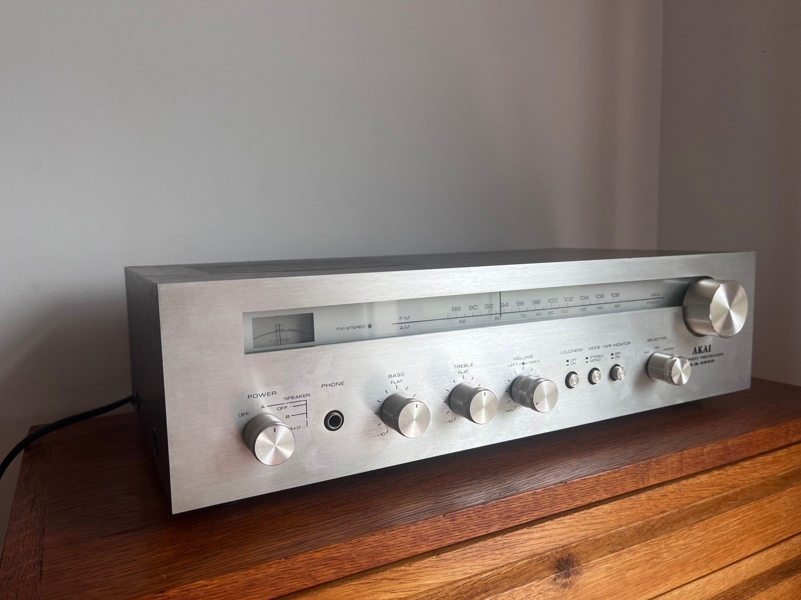 Vintage Akai AA-1010 receiver in goede staat, Ophalen of Verzenden, Gebruikt, 60 tot 120 watt, Overige merken