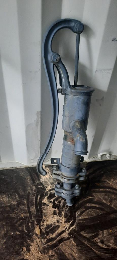 Pompe ancienne, Jardin & Terrasse