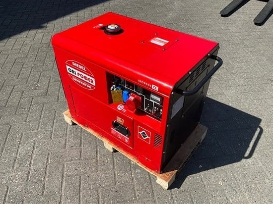 stroomgroep/generator 5500w nieuw gratis bezorging Actie, Nieuw, Ophalen of Verzenden, 5 tot 10 kVA, Elektrisch startend