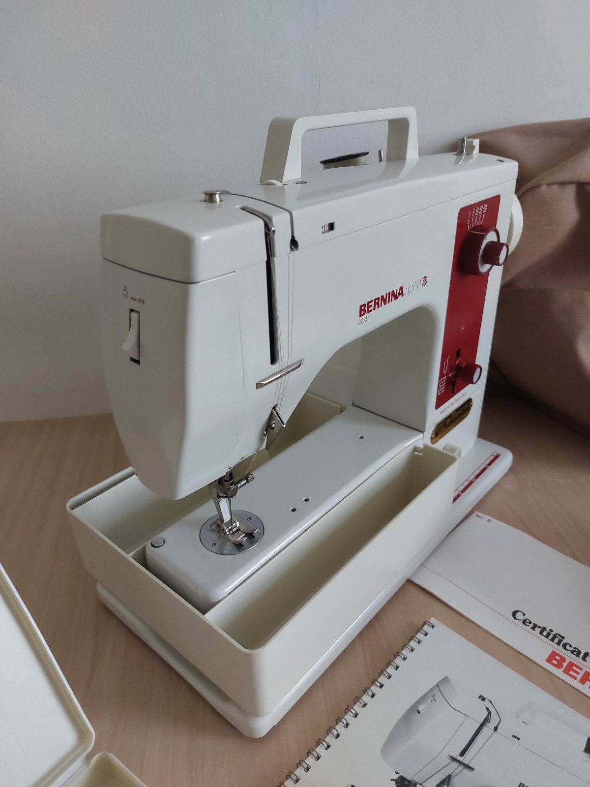 Machine à coudre BERNINA, Hobby & Loisirs créatifs, Enlèvement, Machine à coudre, Bernina