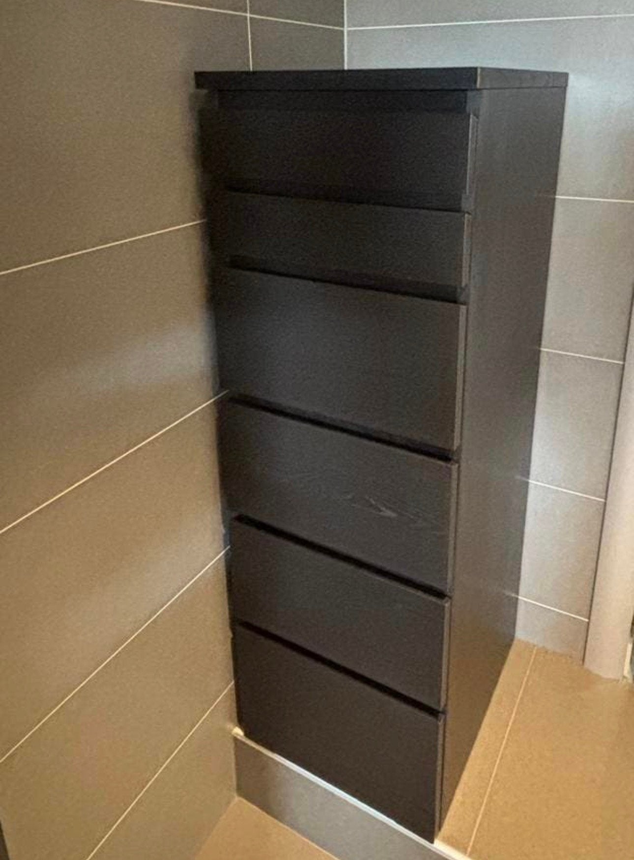 IKEA MALM ladekast met zes lades en geïntegreerde spiegel, Huis en Inrichting, Kasten | Ladekasten, Ophalen, Zo goed als nieuw