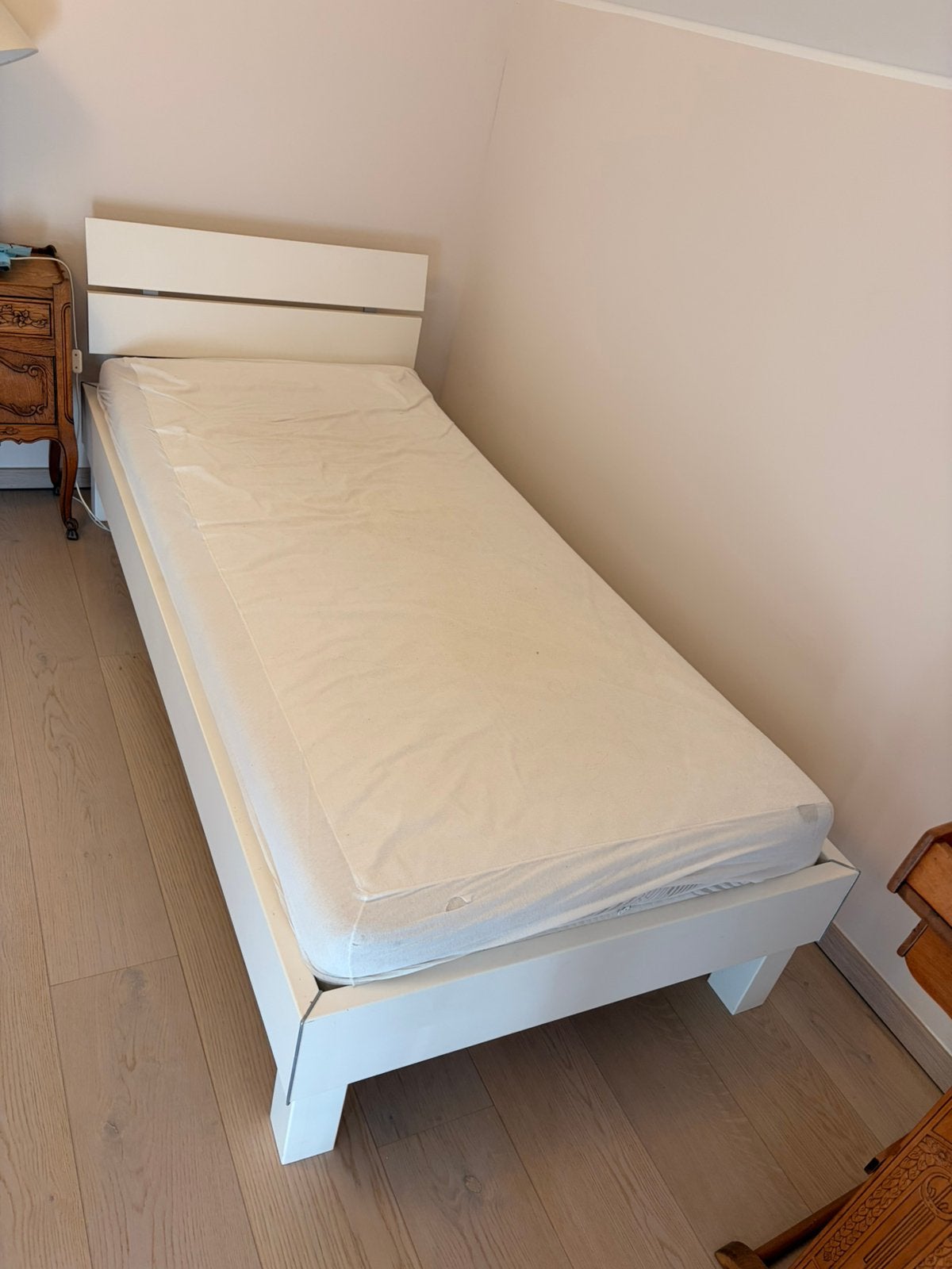 Lit simple + matelas, Enlèvement, Comme neuf