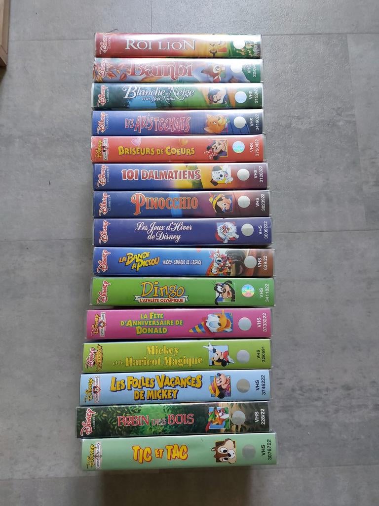 Lot de 15 films Disney classique cassette VHS, Enlèvement ou Envoi