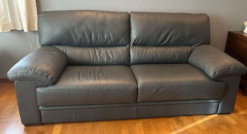 Canapé 2,5 places en cuir foncé, Maison & Meubles, Moins de 150 cm, Banc droit, Enlèvement, Utilisé