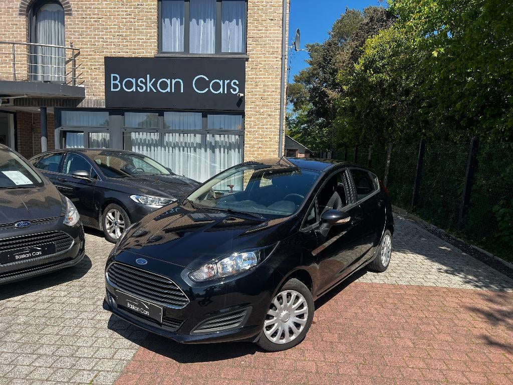 Ford Fiesta 1.0i/M2015/AIRCO/64.000KM/12M GARANTIE, Auto's, Euro 5, Stof, Zwart, Zwart