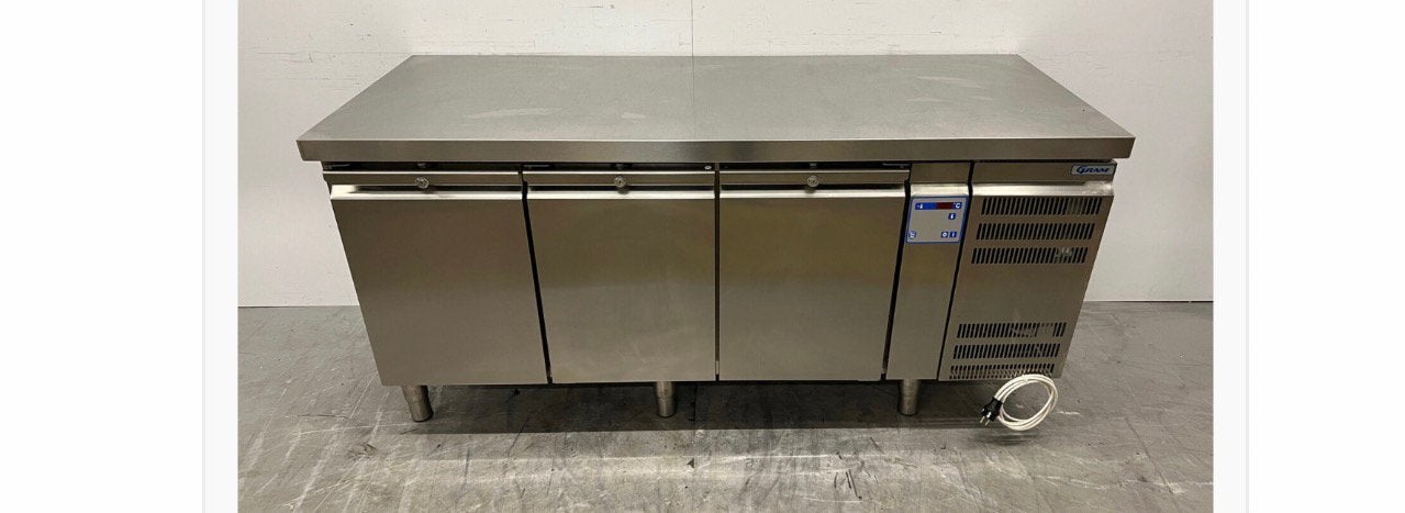 RVS gram koelwerkbank 3 deuren 180 cm 230V Horeca, Computers en Software, NAS, Ophalen, Zo goed als nieuw