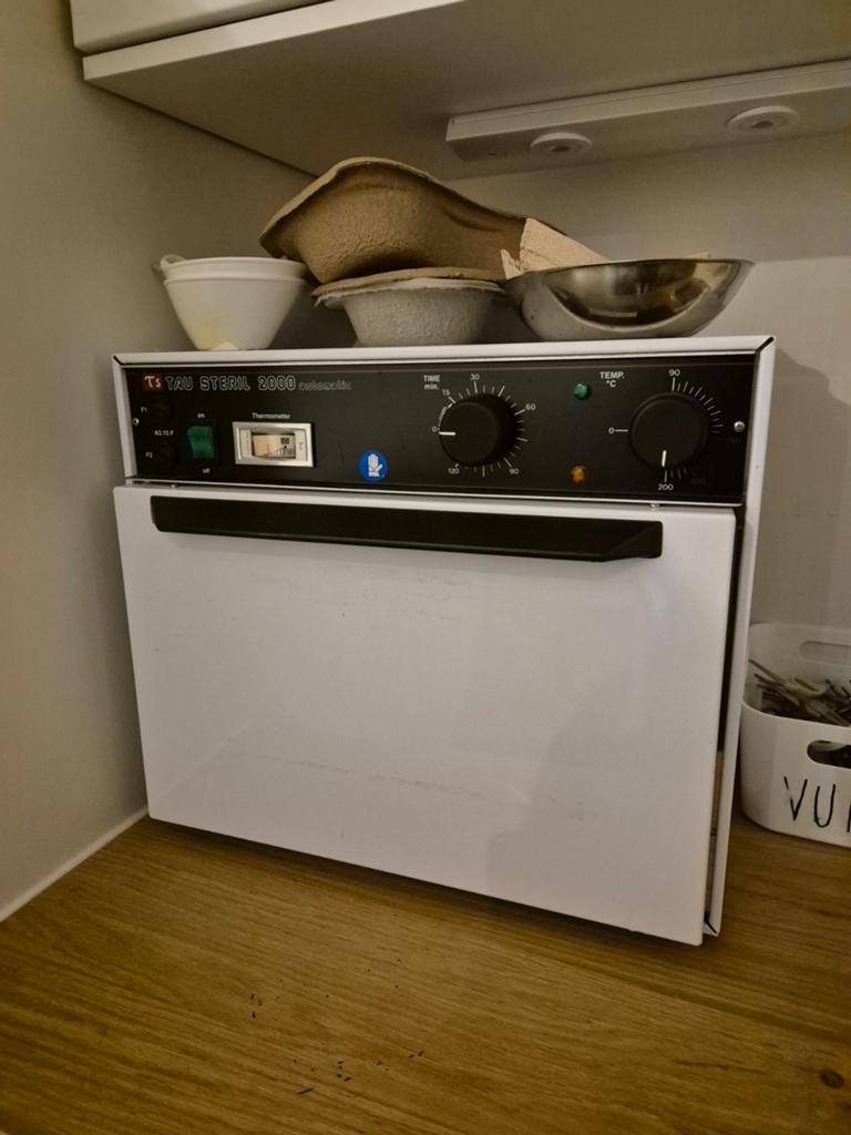 Hetelucht Sterilisator TAU STERIL 2000, Zakelijke goederen, Overige Zakelijke goederen, Ophalen