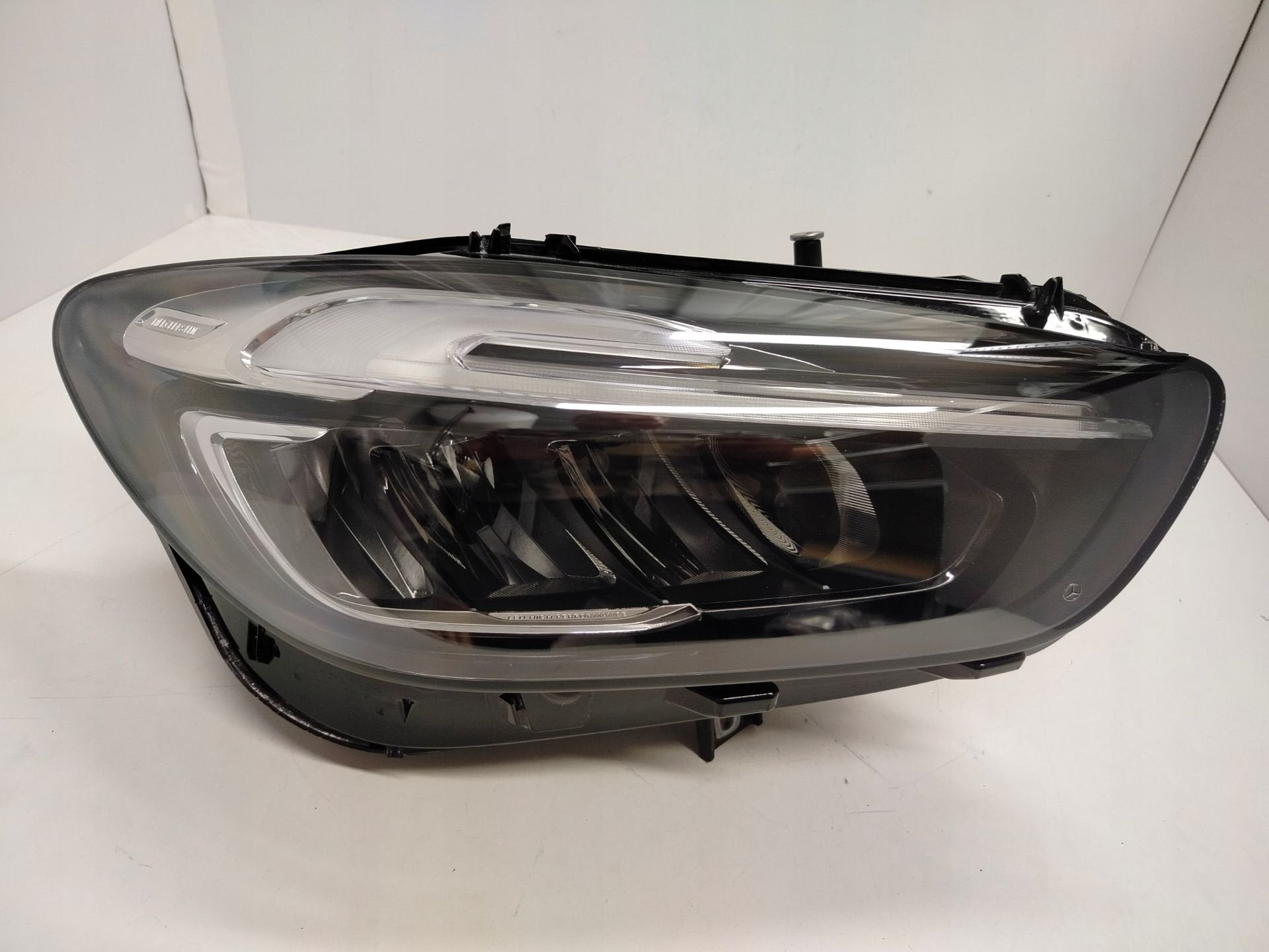 Phare Mercedes Classe B W247 A2479061004, Mercedes-Benz AG, Mercedes-Benz, Utilisé, Mercedesstrasse 120
70372  Stuttgart, DE