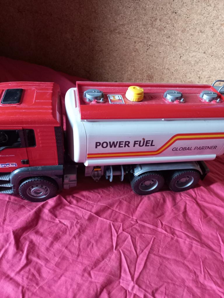 Bruder tankauto, Ophalen