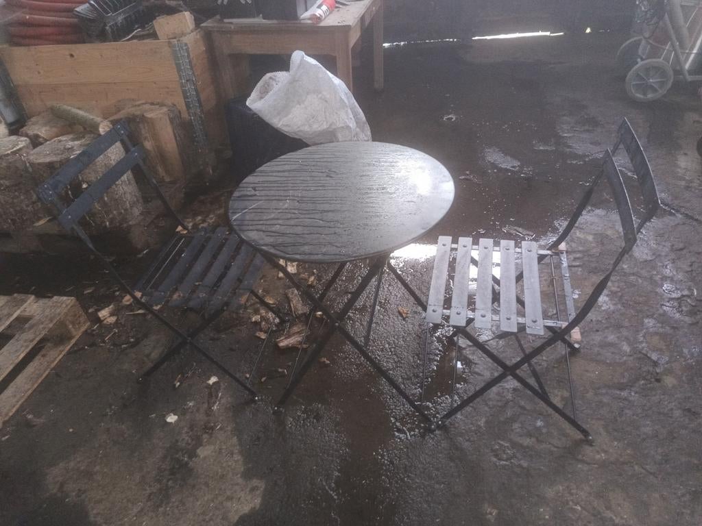 Set de bistrot en fer : 1 chaise + table, Enlèvement