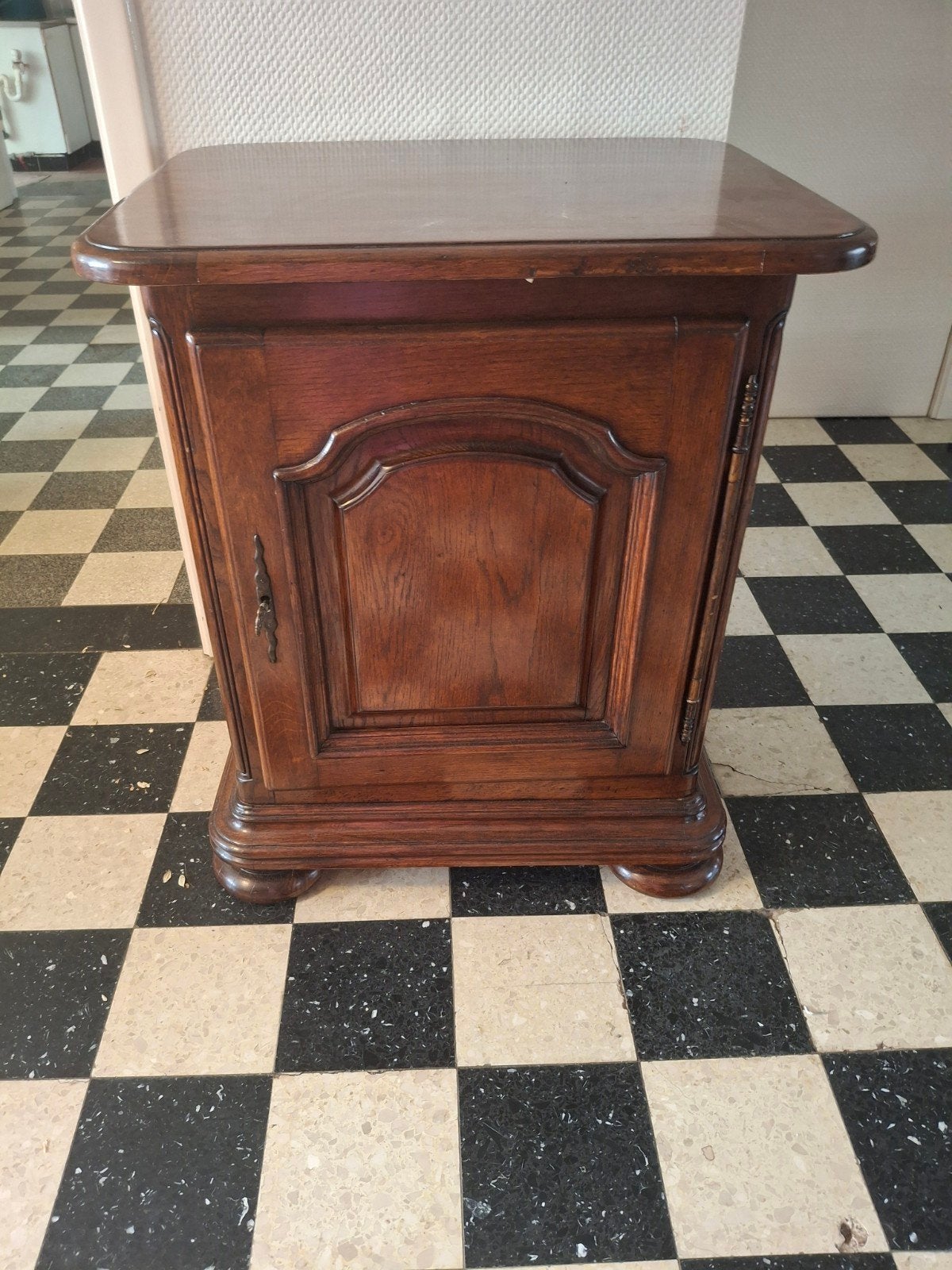 Te koop: eiken tv kast met draaiblad, Antiek en Kunst, Ophalen