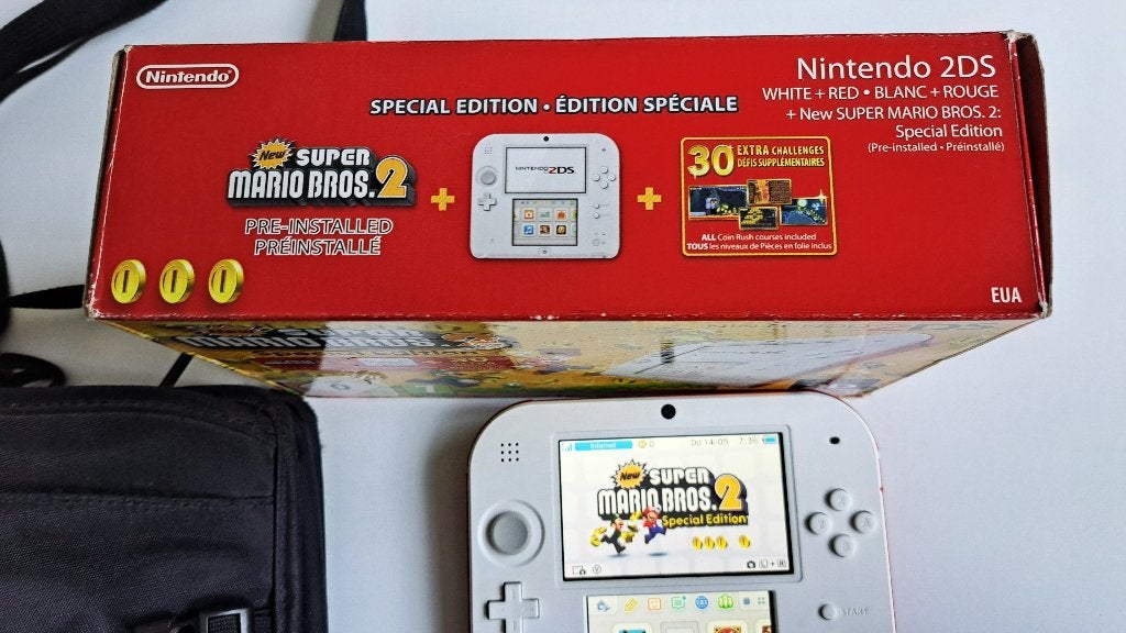 Nintendo 2ds rouge et blanc en édition limitée parfait état., Consoles de jeu & Jeux vidéo, Consoles de jeu | Nintendo 2DS & 3DS