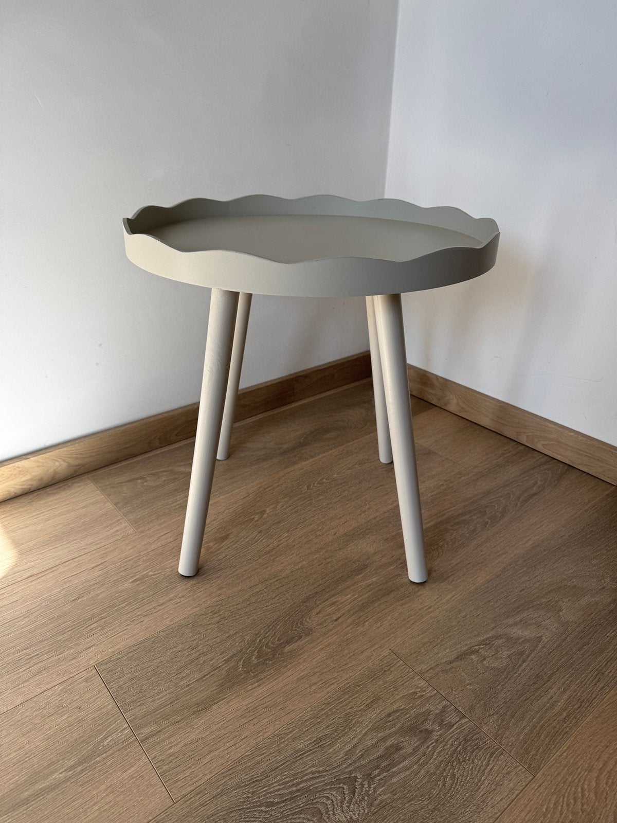 Salontafel / bijzettafel/ serveertafel taupe als nieuw, Huis en Inrichting, Tafels | Bijzettafels, Zo goed als nieuw, Rond, Minder dan 45 cm
