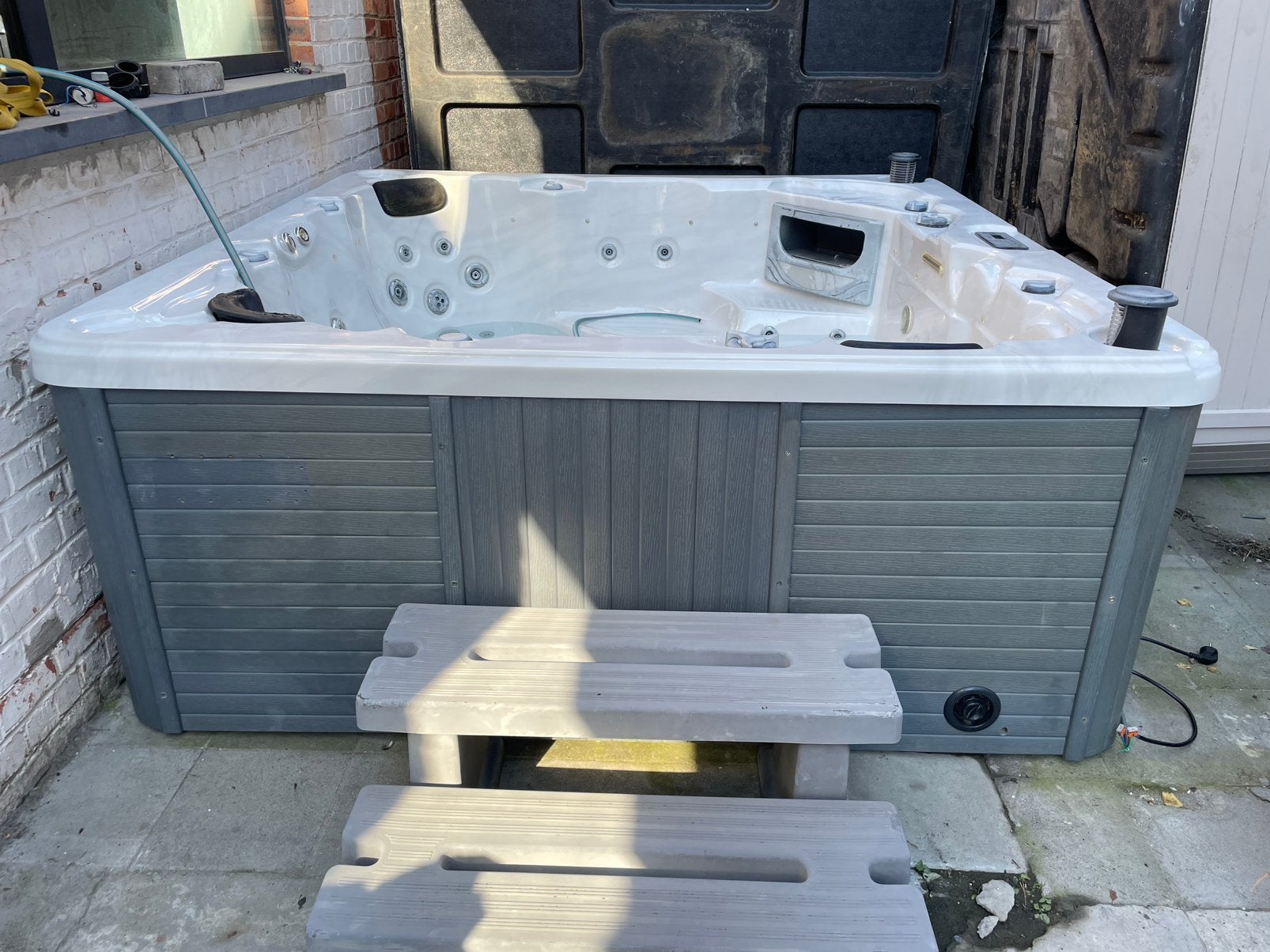 Balboa jacuzzi, Enlèvement, Comme neuf, Escalier