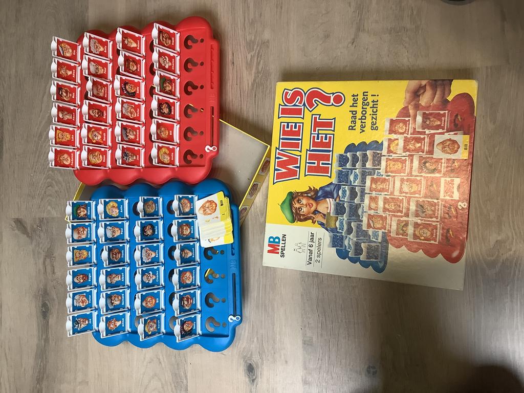 Wie is het ?   van mb, Hobby en Vrije tijd, Gezelschapsspellen | Bordspellen, Ophalen