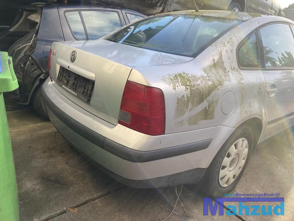 VW PASSAT 3B2 grijs LB7Z achterbumper bumper sedan 1996-2001, Auto-onderdelen, Gebruikt, Volkswagen, Volkswagen AG, Vw@volkswagen.de