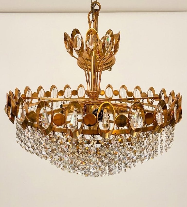 Vintage messing kroonluchter met geslepen loodkristallen, Empire/Hollywood Regency, Verre, Enlèvement, Utilisé