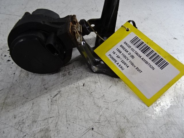 WATERPOMP Skoda Octavia Combi (5EAC) (0392023209), Gebruikt, Skoda