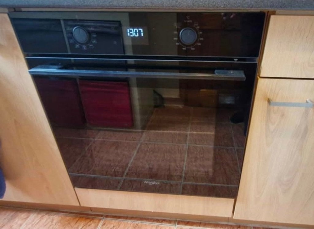 Four Whirlpool Four encastrable OMK58RU0B, Electroménager, Whirlpool, Encastré, Comme neuf, Enlèvement