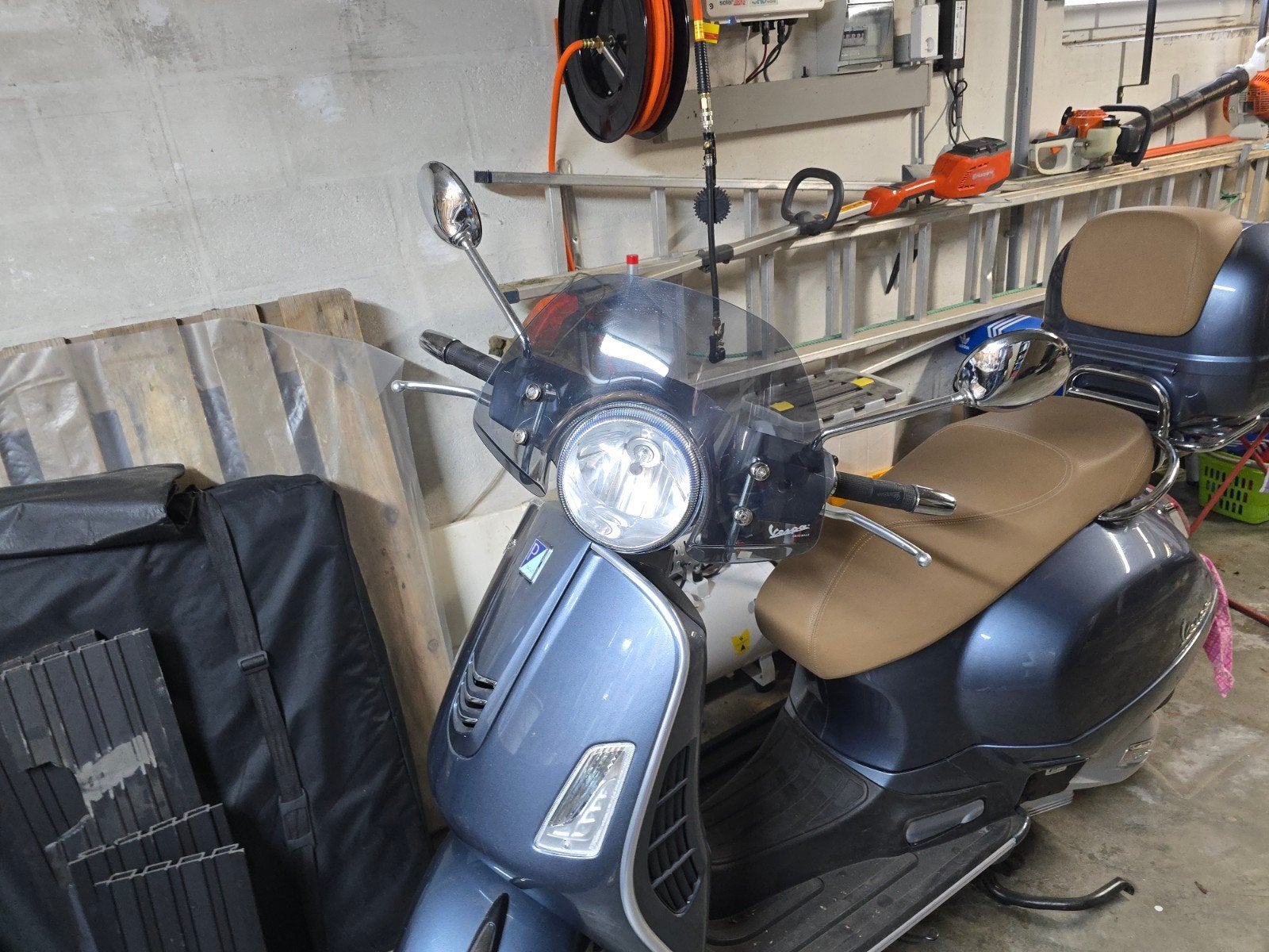 Vespa 125cc, Motos
